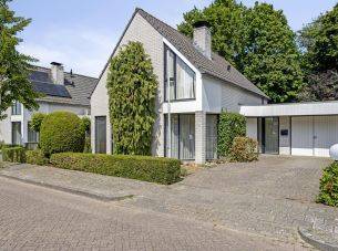 Gezina van der Molenlanden 26, Enschede