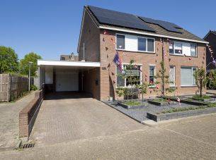 Hooiland 125, Wierden