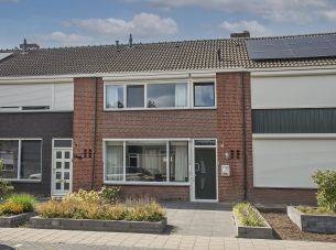 Piet Heinstraat 32, Borne