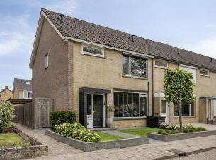 Zwaluwstraat 17, Goor