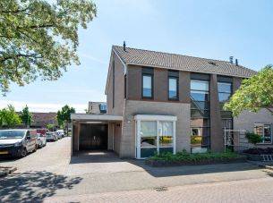 Groenling 82, Rijssen