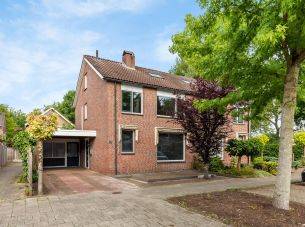 Kamperfoeliestraat 29, Borne