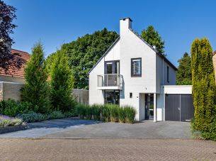 Montfort 12, Almelo