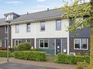 Bruggemaat 32, Borne