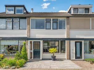 Mahlerstraat 15, Almelo