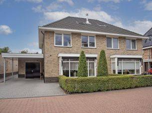 Raanhuisstraat 11, Delden