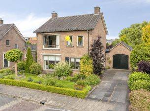 Anjerstraat 18, Goor