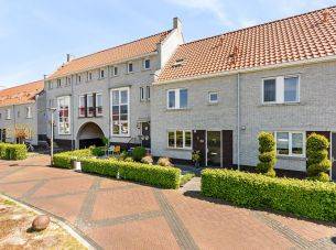 Rozenhof 28, Borne