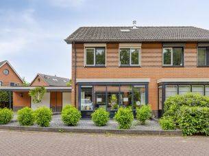 Sientje van Houtenlaan 42, Enschede