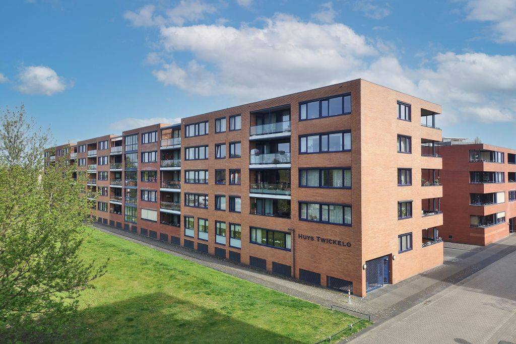 Somerset 31, Hengelo