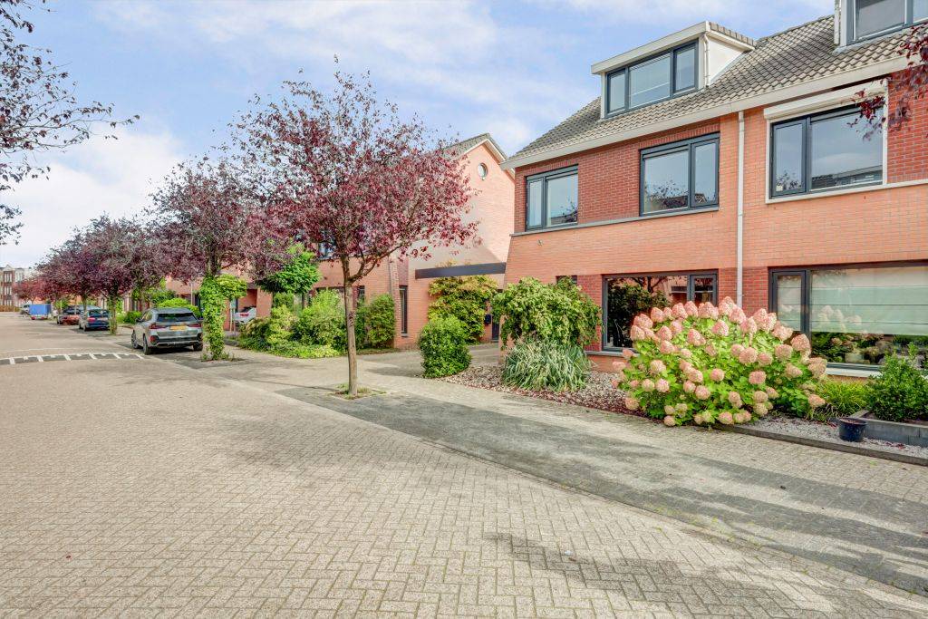 SJ Spanjaardstraat 4, Borne