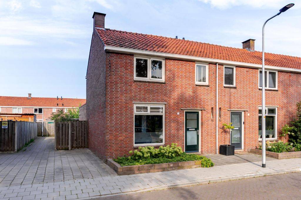 Henk Höftenstraat 10, Almelo