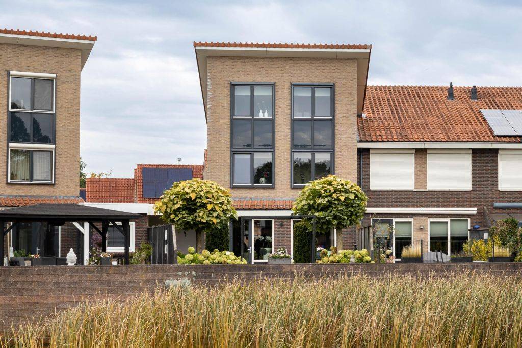 Slangemuur 32, Almelo