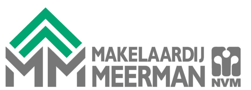 Logo van Makelaardij Meerman met groene pijlen en tekst MAKELAARDIJ MEERMAN en NVM symbool, makelaarskantoor Twente