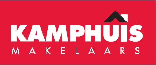 Logo kamphuis makelaars op rode achtergrond met dakvormige pijl boven letter u verwijzend naar woning h2 kamphuis makelaars